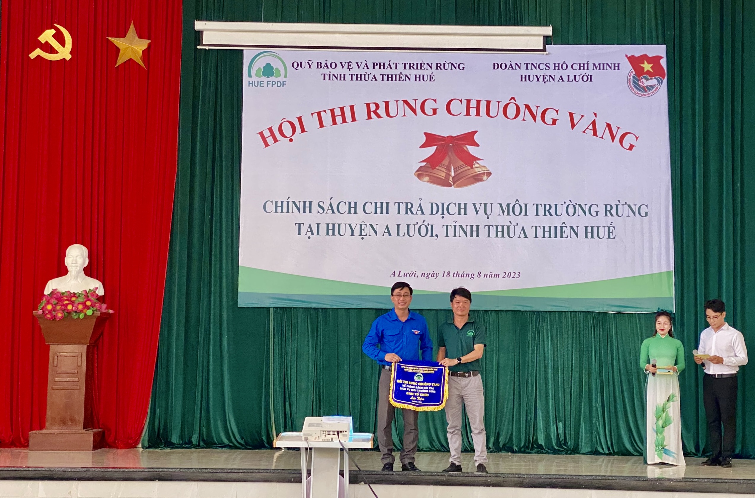 Hội thi “Rung chuông vàng về chính sách chi trả dịch vụ môi trường rừng” tại huyện A Lưới, tỉnh Thừa Thiên Huế.