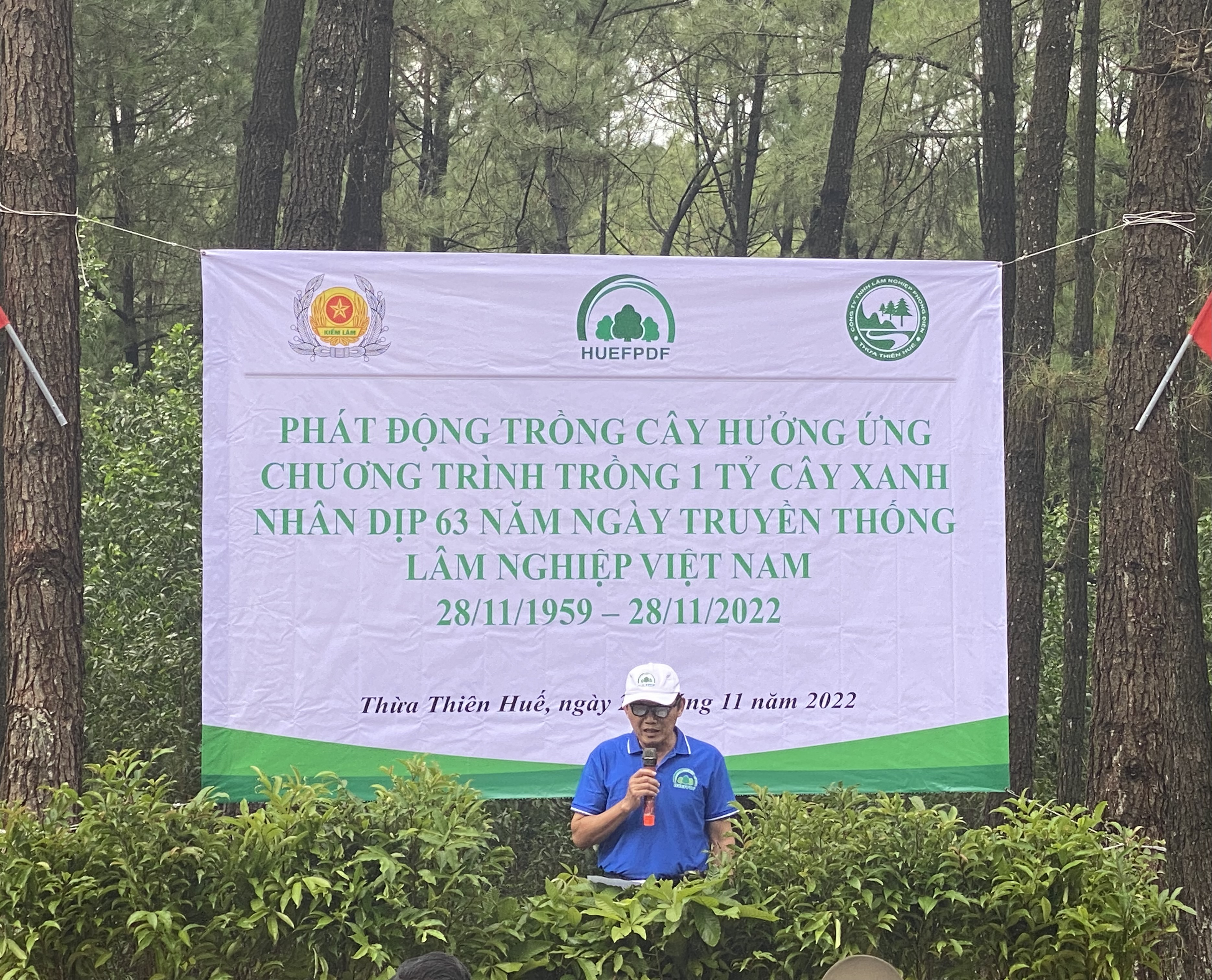 Quỹ Bảo vệ và Phát triển rừng tỉnh Thừa Thiên Huế trồng cây hưởng ứng Chương trình trồng 1 tỷ cây xanh của Thủ tướng Chính phủ